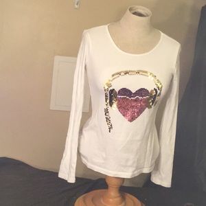 Move able sequence picture and mostly white